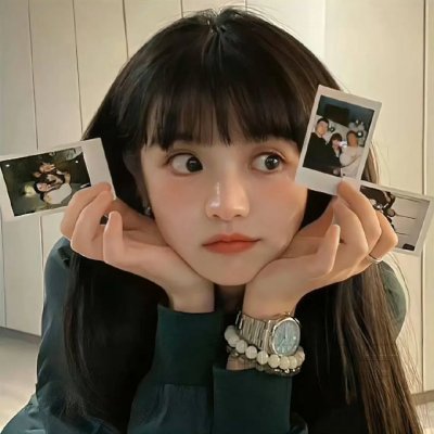 草丛中的人